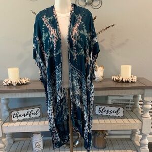 Elegant Teal Blue and Pink Pattern Kimono